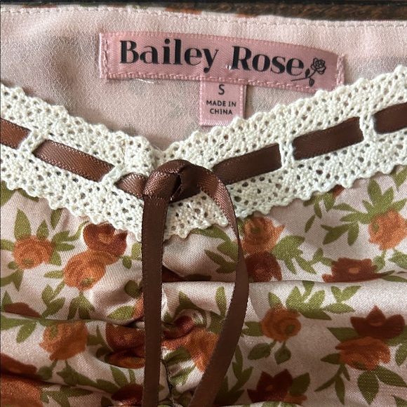 Bailey Rose Satin Floral Midi Dress with Puff Sleeves - Picture 4 of 6